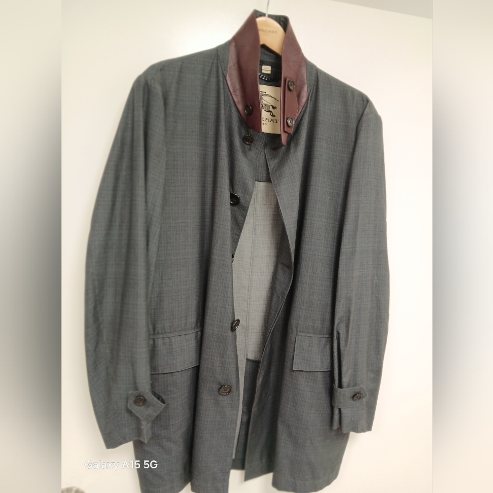 BURBERRY COAT - Picture 4 of 9